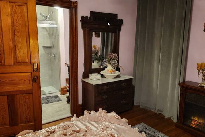 Room 10 of 19
