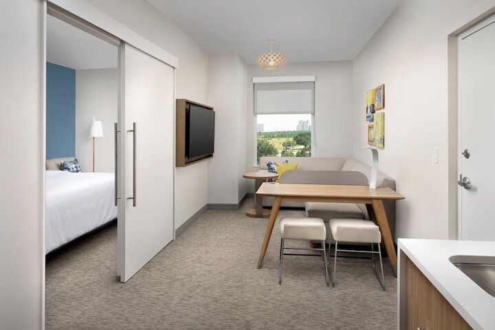 Room 20 of 37