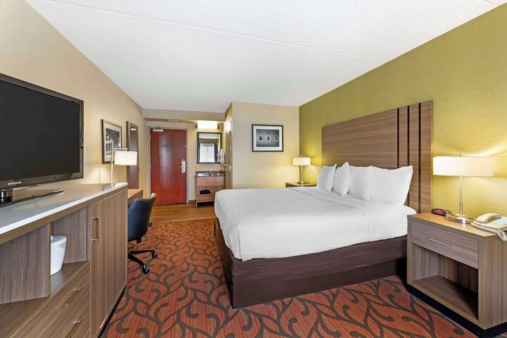 Room 18 of 25