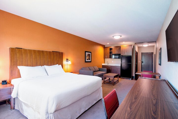 Room 16 of 38