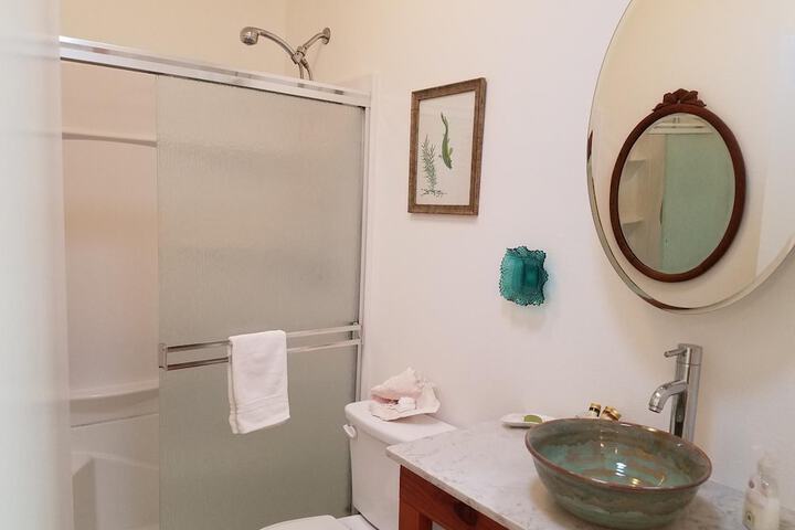 Room 6 of 29