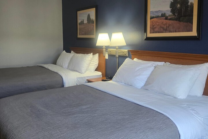 Quality Inn Dublin I-81