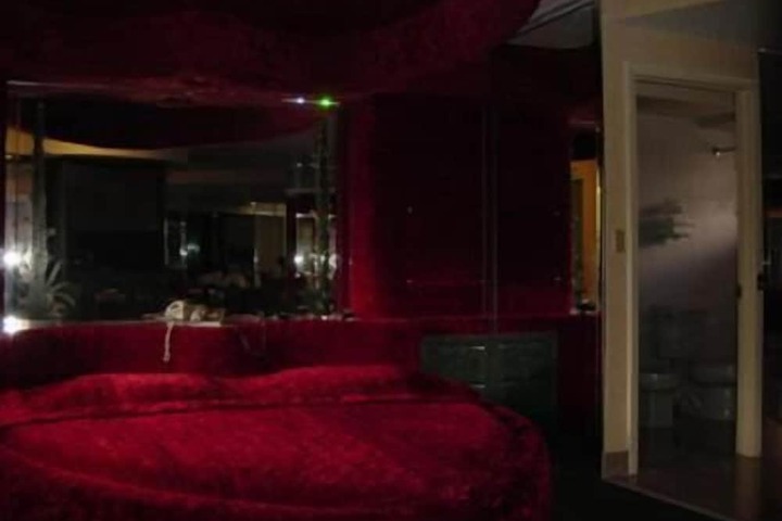 Room 11 of 35
