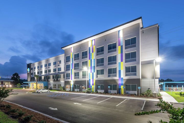 Hotel 4 of 57