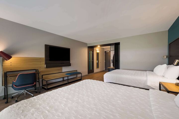 Room 10 of 30