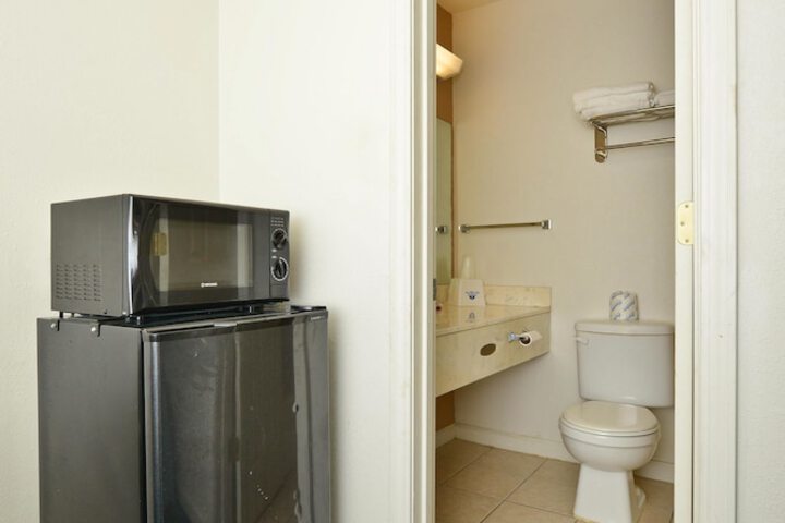 Room 7 of 28