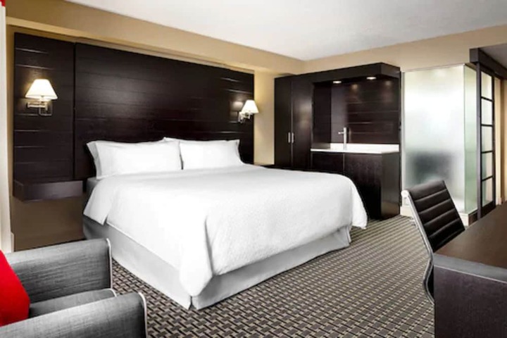 Room 9 of 21