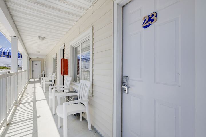 Surf City Hotel