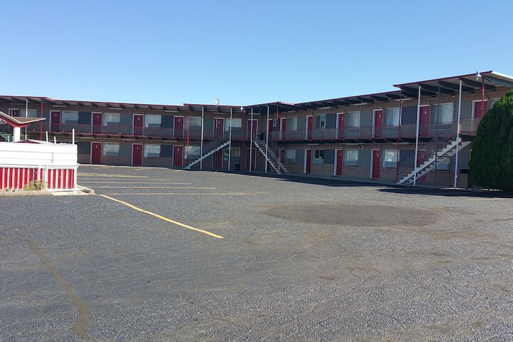 Hotel 2 of 71