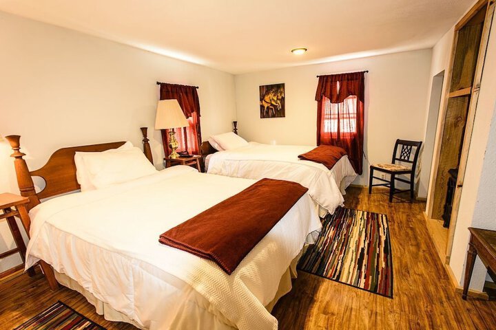 Room 28 of 40