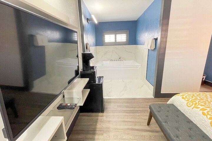 Room 4 of 29