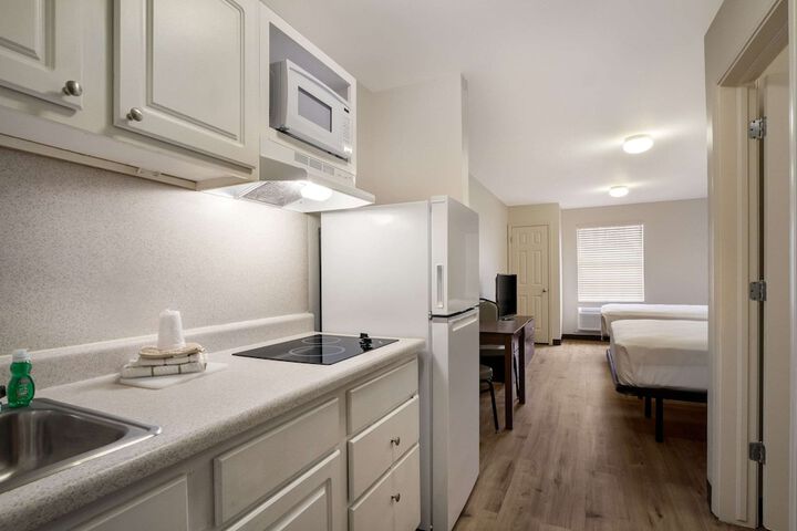 Room 32 of 61