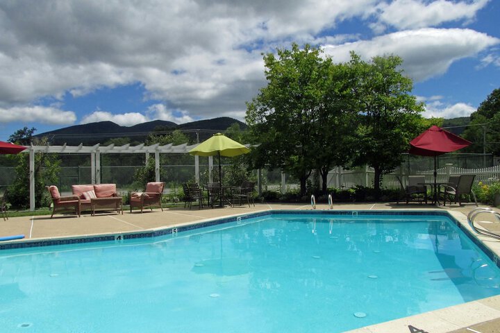 Pool 30 of 103