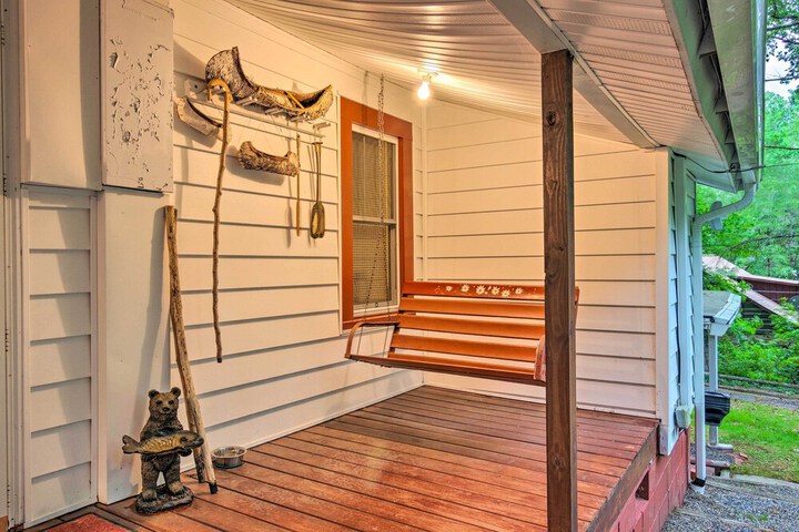 Rustic Linville Falls Cottage w / Fire Pit!