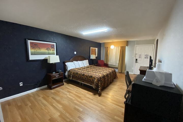 Room 19 of 35