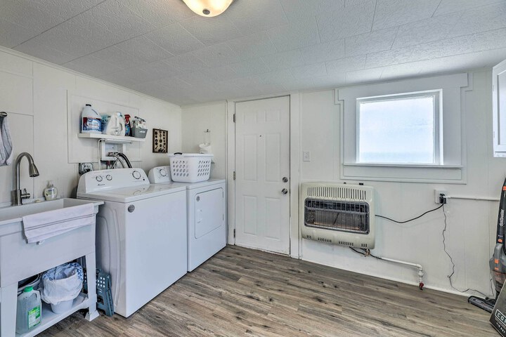 Pet-friendly Greenville Home w / Private Yard
