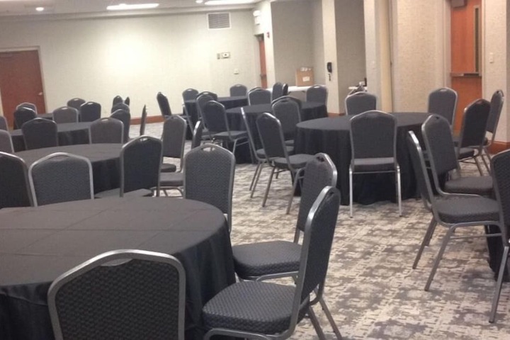 Holiday Inn Express and Suites Pigeon Forge Sevierville by IHG