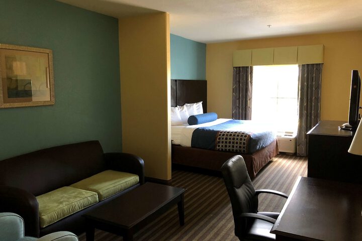 Best Western Plus Goodman Inn & Suites