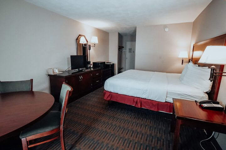 Room 33 of 41