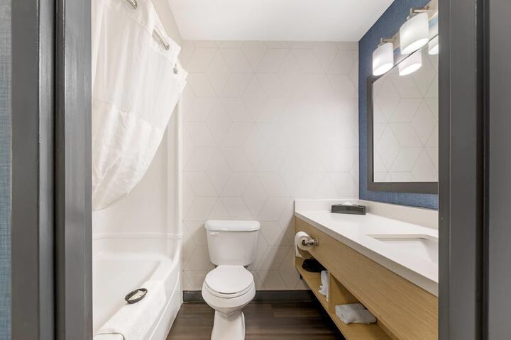Quality Inn and Suites Oakville-Mississauga
