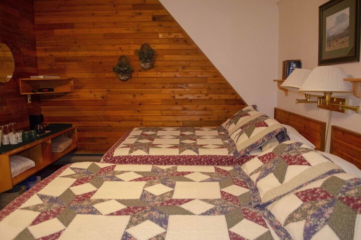 Crandell Mountain Lodge