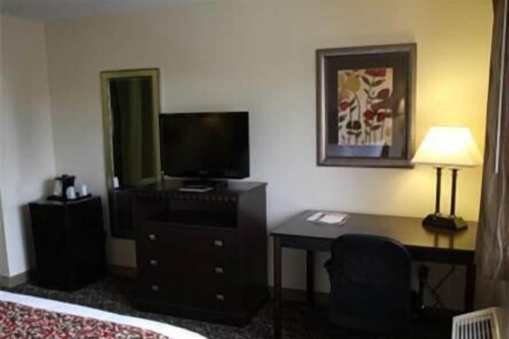 Room 13 of 23