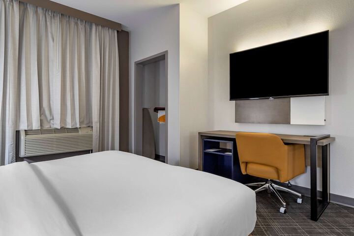 Room 18 of 40