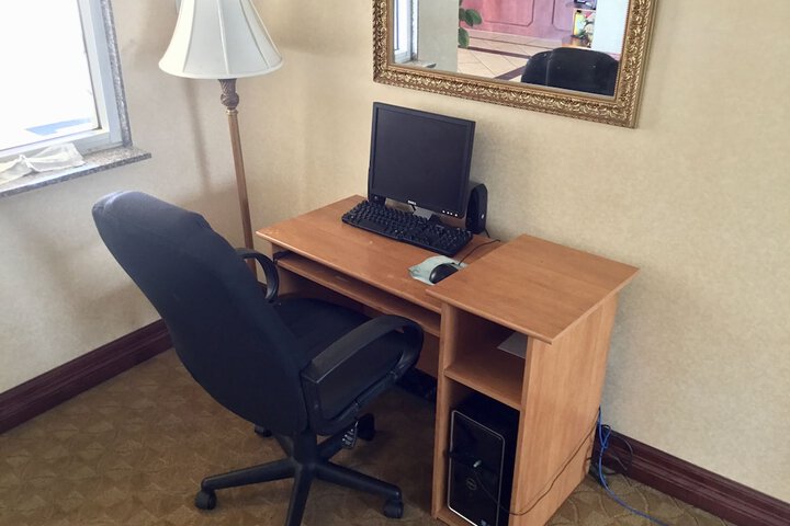 Business Center 46 of 47