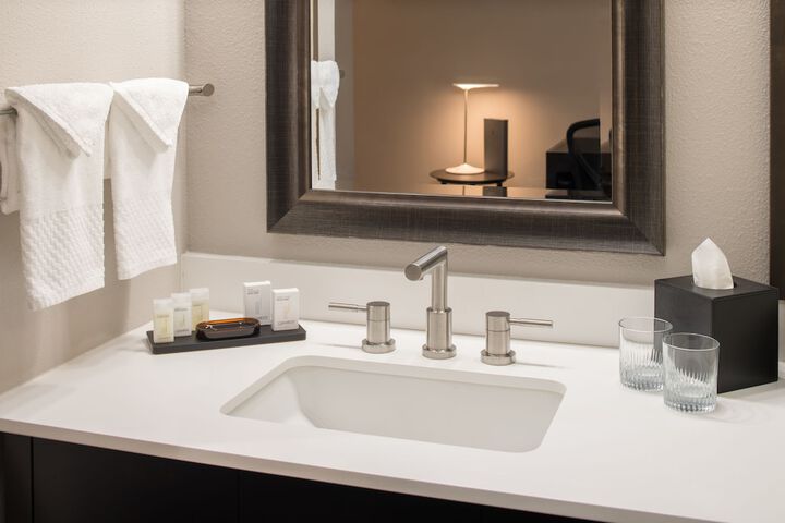 Embassy Suites by Hilton Seattle Tacoma International Airport