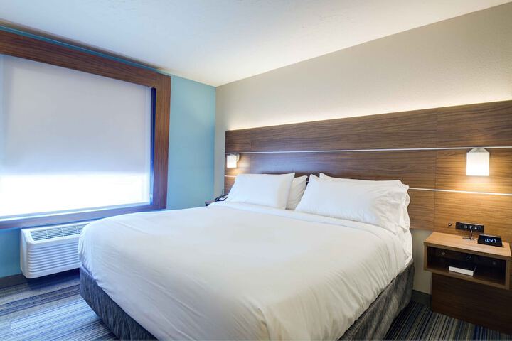 Holiday Inn Express & Suites - North Platte by IHG