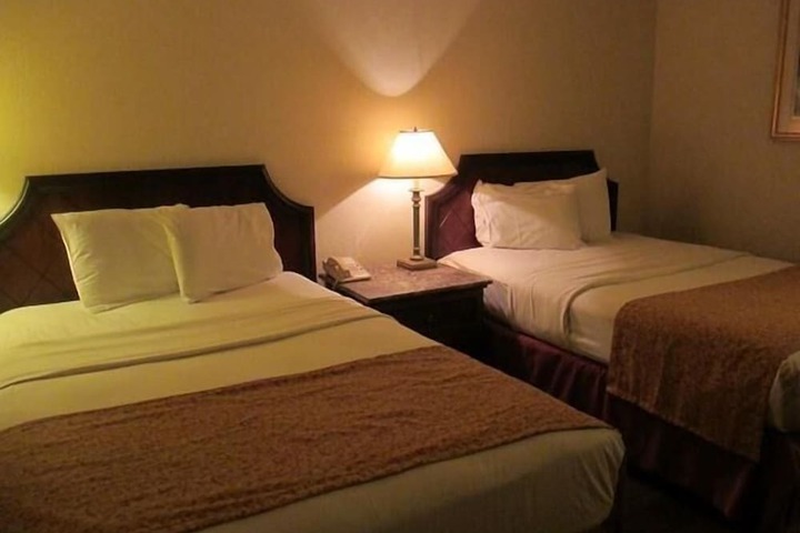 Room 27 of 33