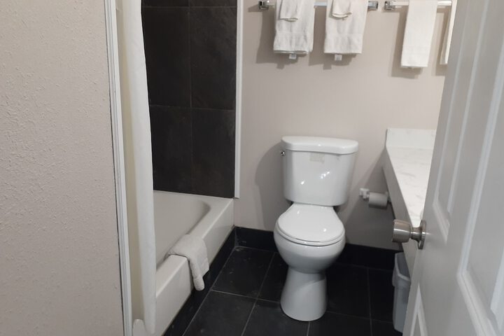 Room 10 of 35