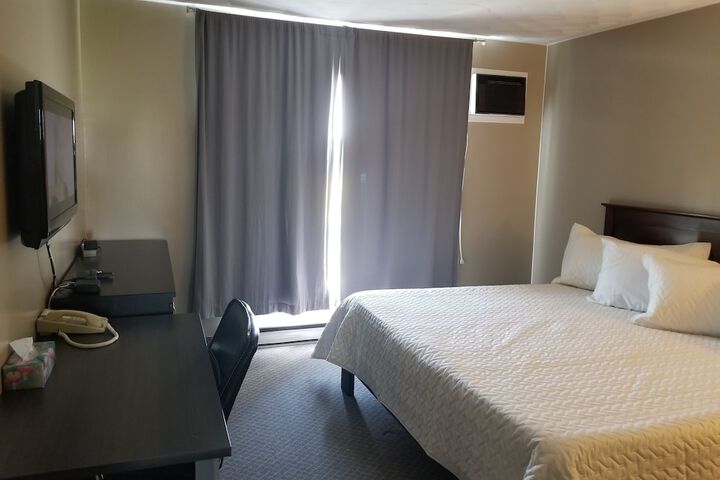 Room 36 of 82