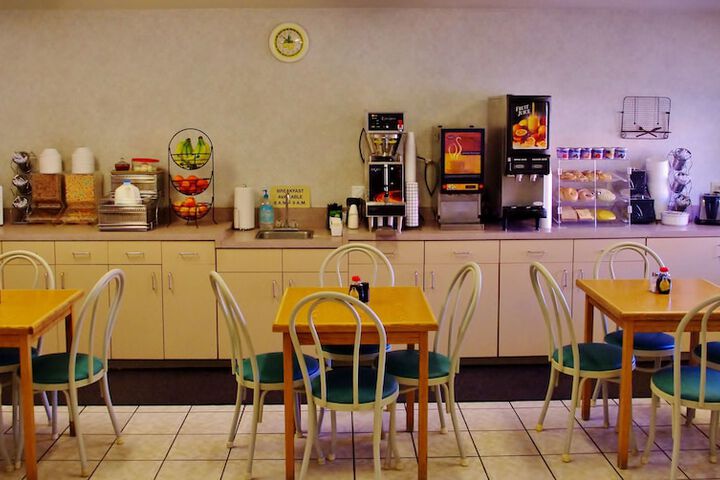 Breakfast/Coffee Service 41 of 44
