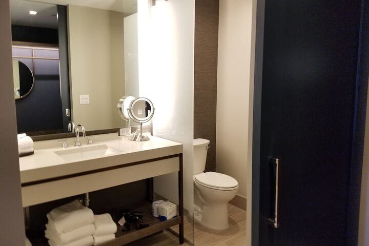 Room 11 of 40