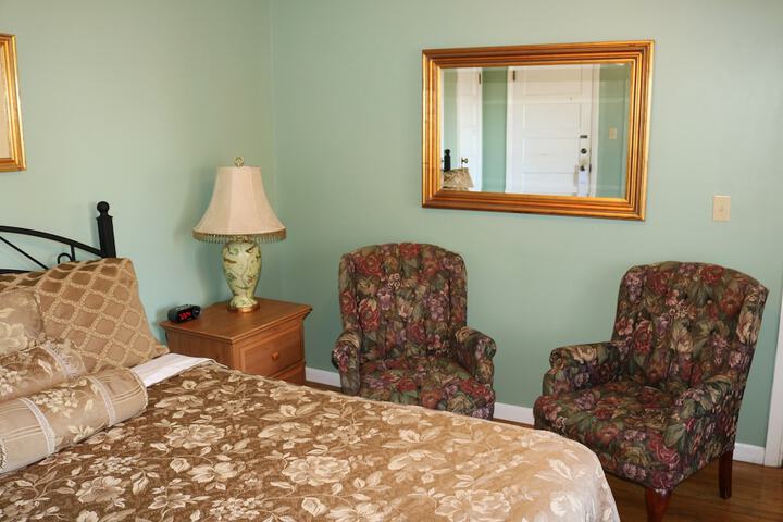 Room 70 of 143