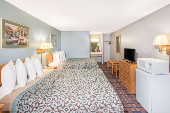Room 5 of 15