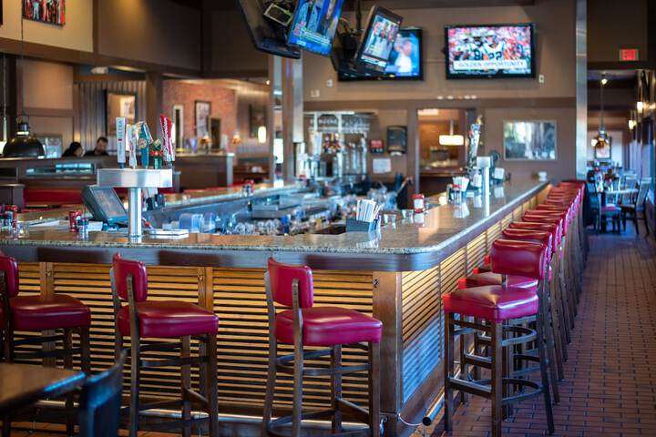 Lounge 95 of 100