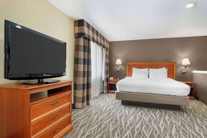 Room 28 of 38