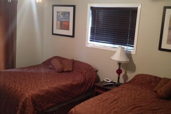 Room 4 of 12