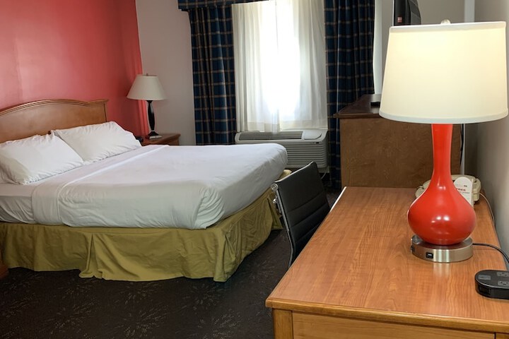 Room 8 of 39