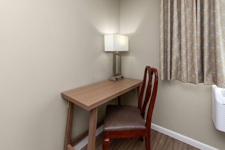 Days Inn by Wyndham Mountain Home
