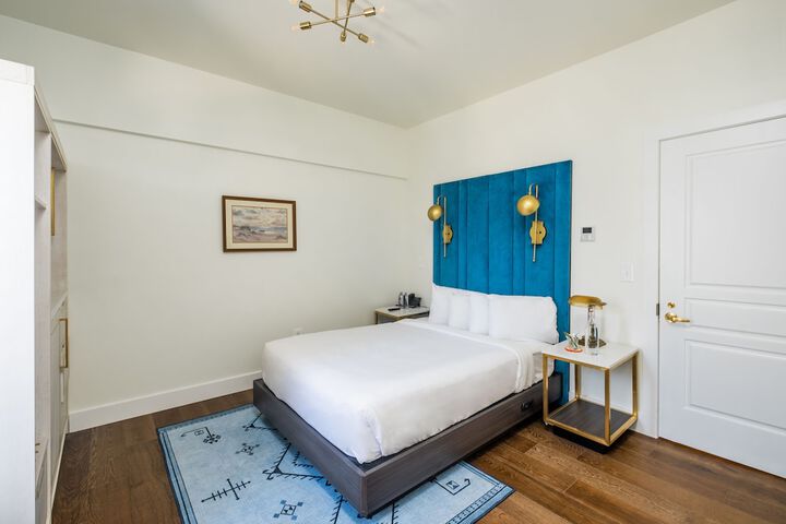 Room 40 of 72