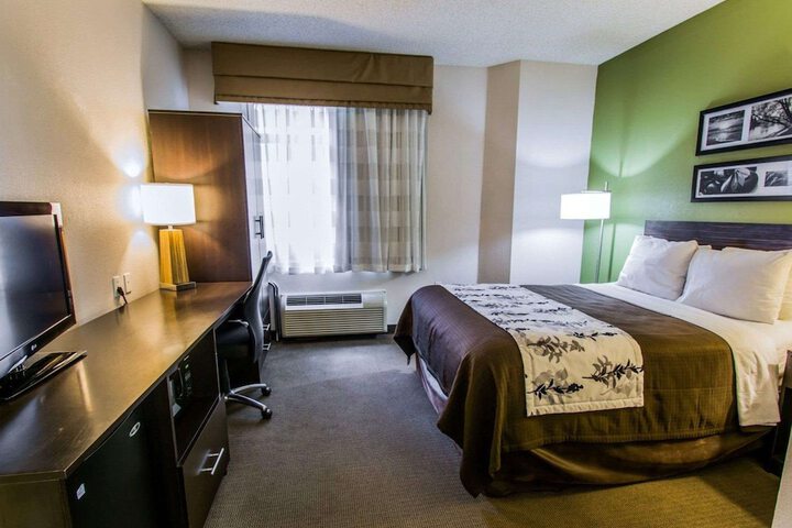 Room 25 of 33