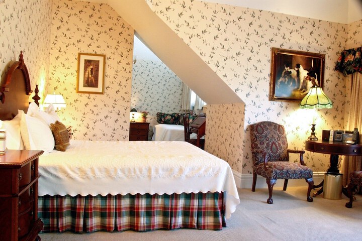 Room 50 of 75