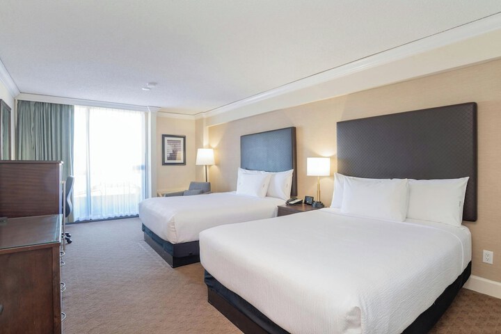 Sandman Signature Vancouver Airport Hotel & Resort