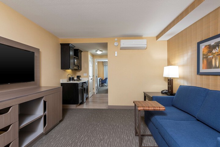 Room 13 of 60