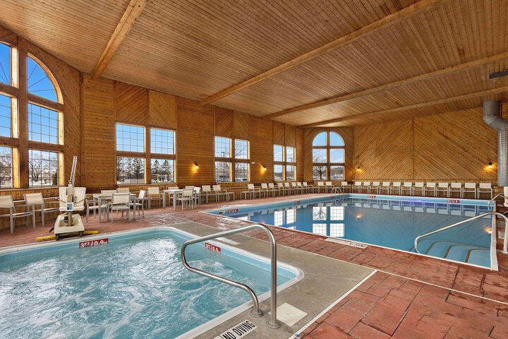 Comfort Inn & Suites Ludington near US-10