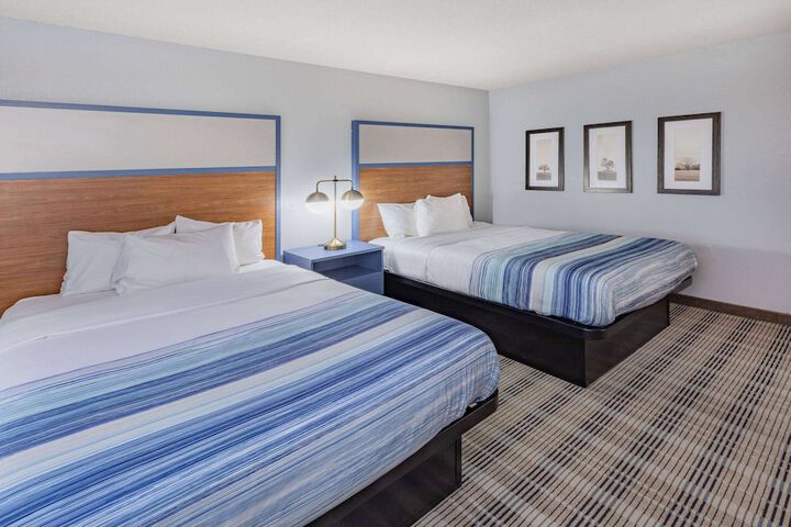 Room 93 of 111