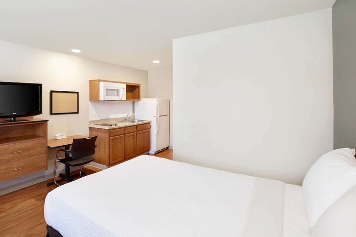 Room 8 of 23